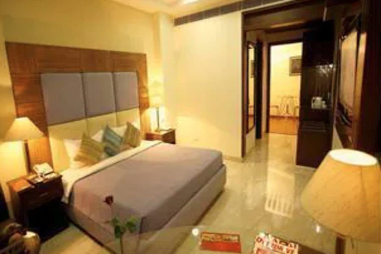 Star Grand Villa New Delhi Buitenkant foto