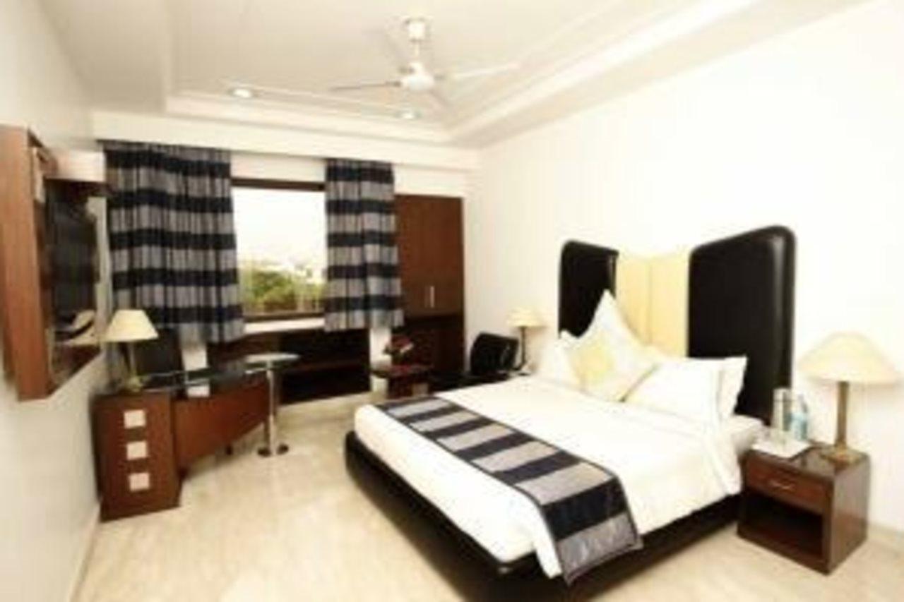 Star Grand Villa New Delhi Buitenkant foto