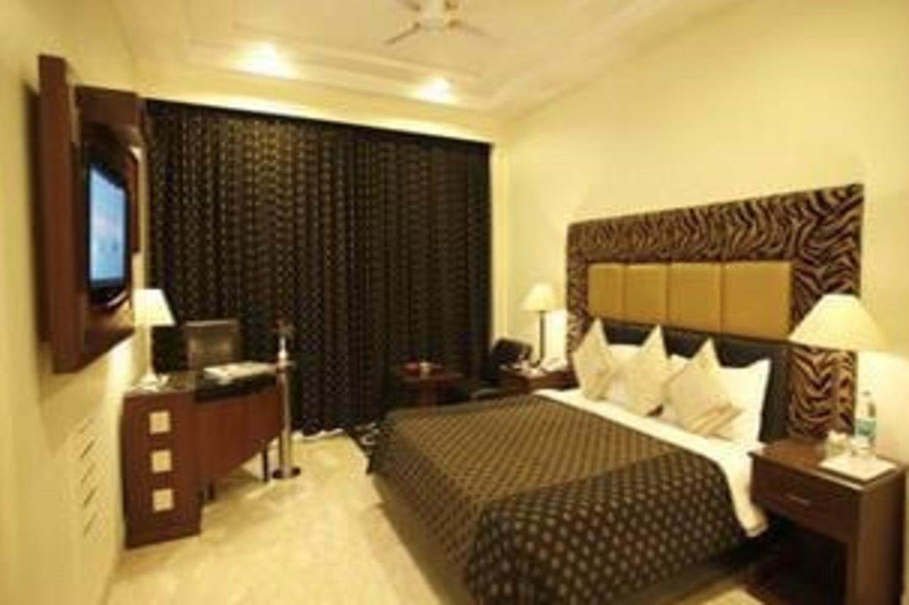Star Grand Villa New Delhi Buitenkant foto