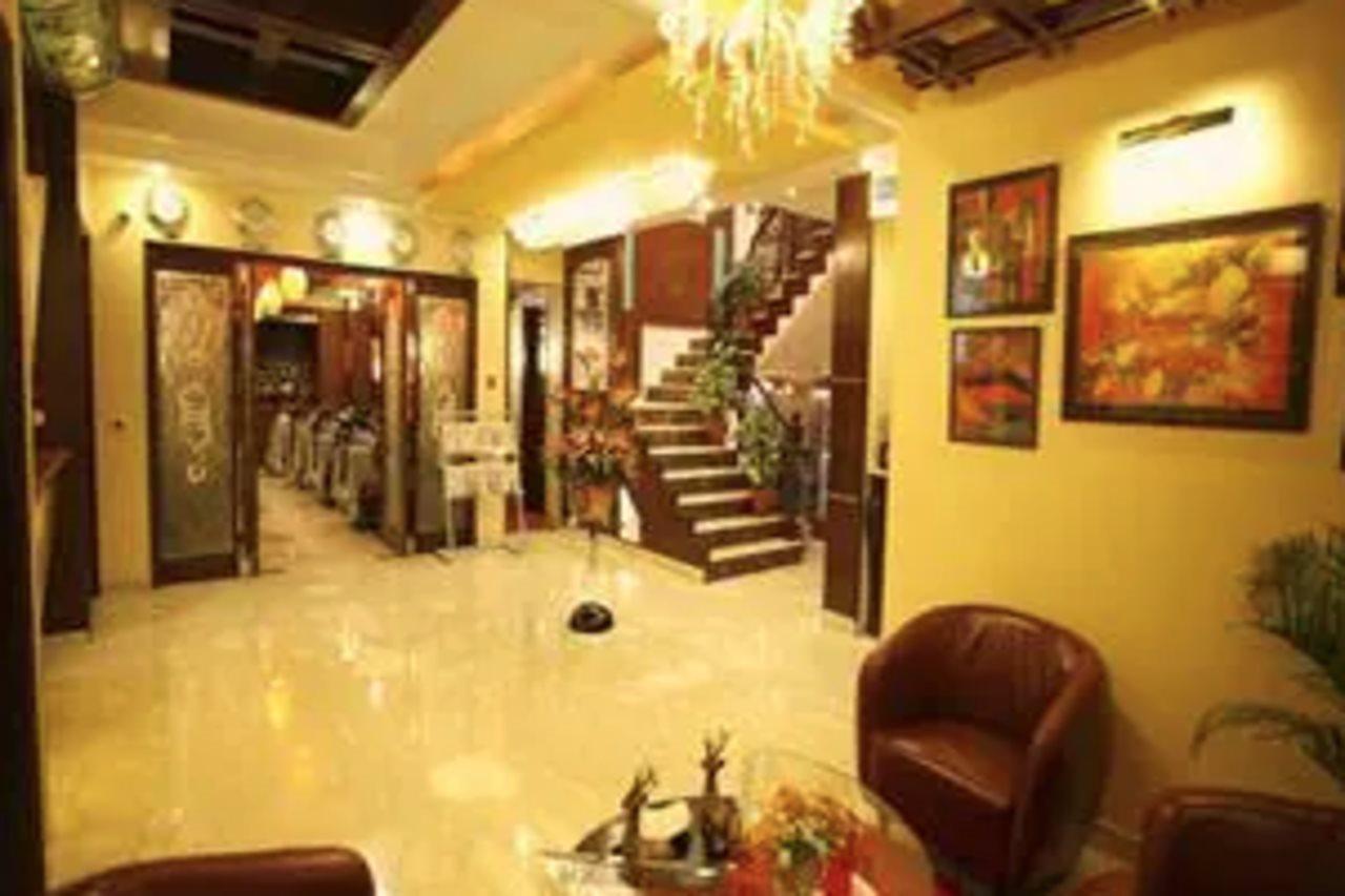 Star Grand Villa New Delhi Buitenkant foto