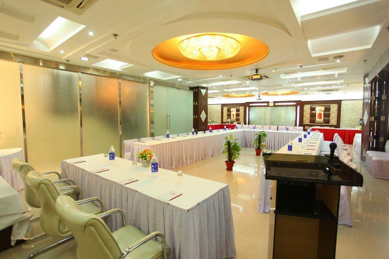 Star Grand Villa New Delhi Buitenkant foto