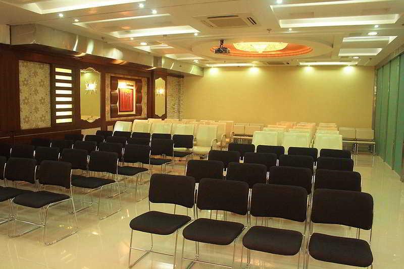 Star Grand Villa New Delhi Buitenkant foto