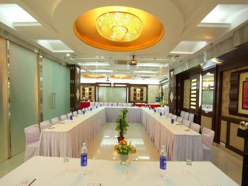 Star Grand Villa New Delhi Buitenkant foto