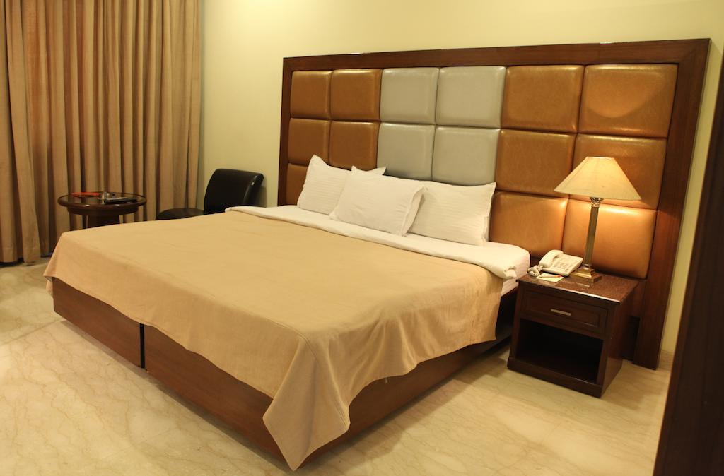 Star Grand Villa New Delhi Buitenkant foto